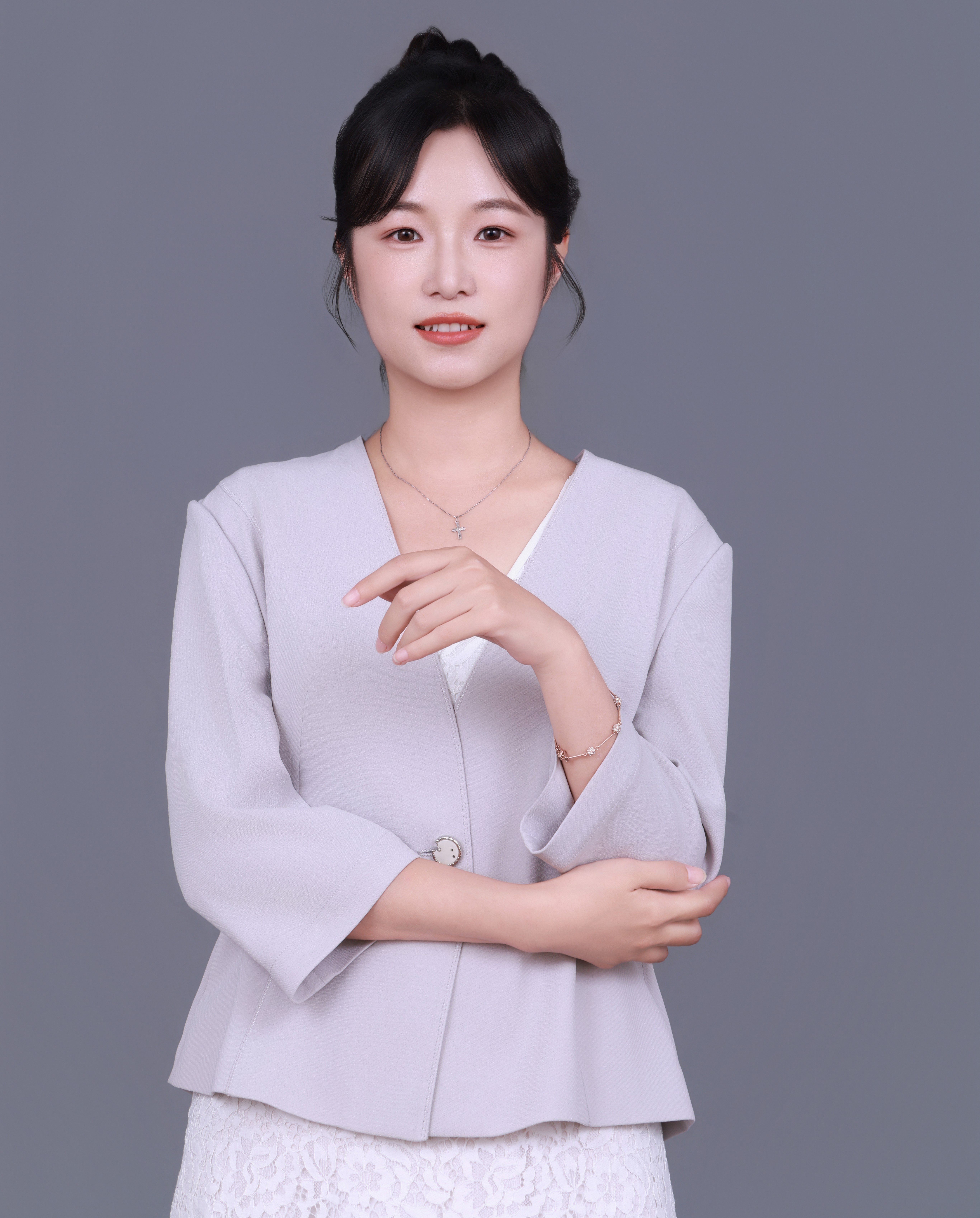 管宁子.jpg 管宁子.jpg